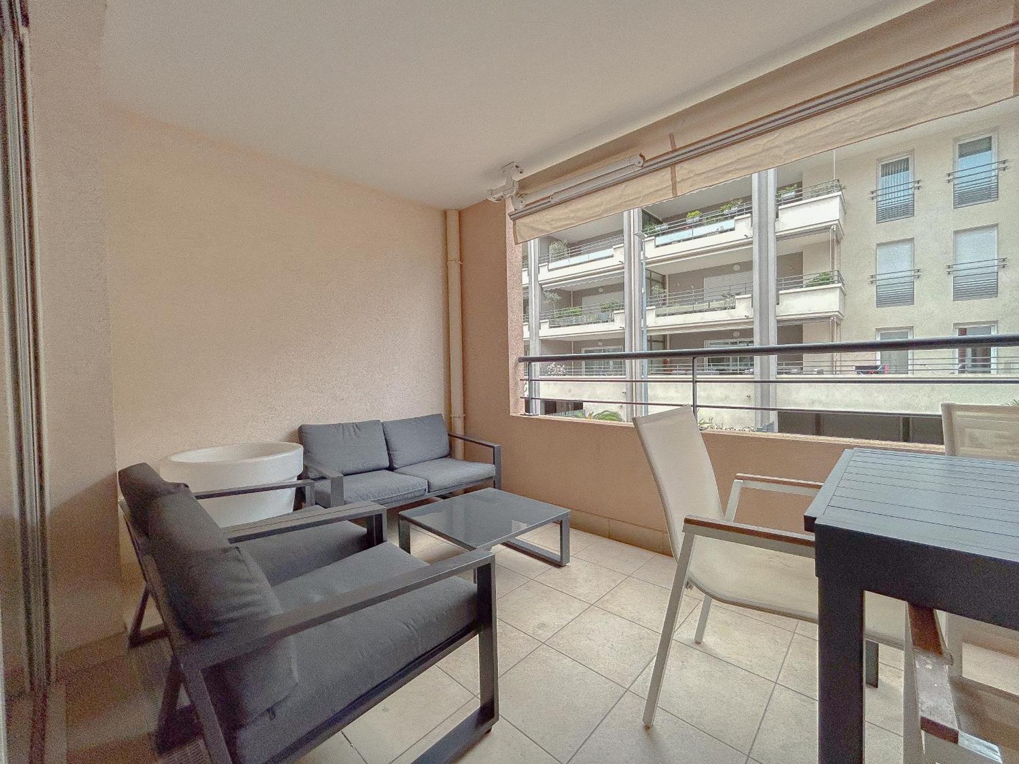 Apartment A 100 M Des Plages Rue De Provence Saint-Raphael (Var)